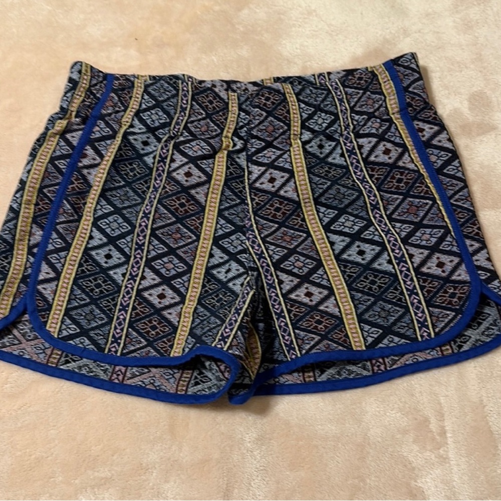 Mens Wai Shorts Size M